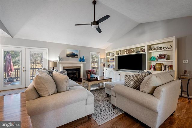 130 MILL RACE DR, Winchester, VA 22602