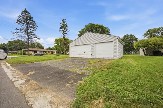 203 Pearl Avenue, Loves Park, IL 61111