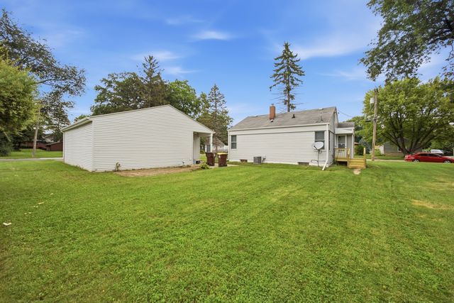 203 Pearl Avenue, Loves Park, IL 61111