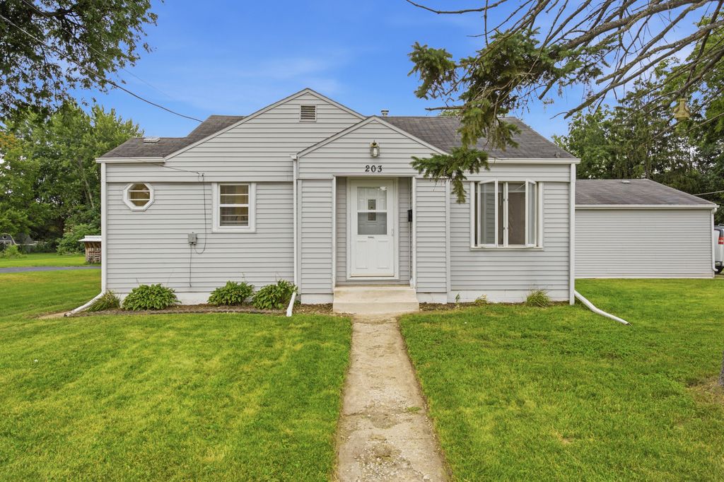 203 Pearl Avenue, Loves Park, IL 61111