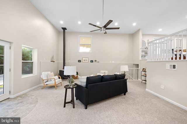 194 BLACK CUB RUN LN, Harpers Ferry, WV 25425