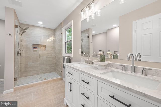 194 BLACK CUB RUN LN, Harpers Ferry, WV 25425