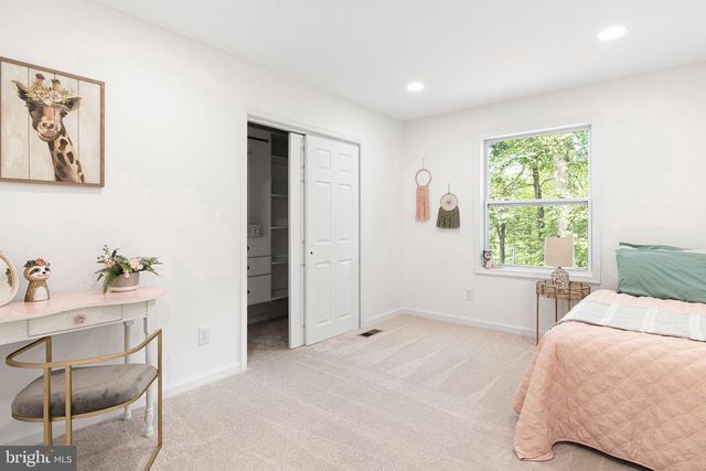 194 BLACK CUB RUN LN, Harpers Ferry, WV 25425