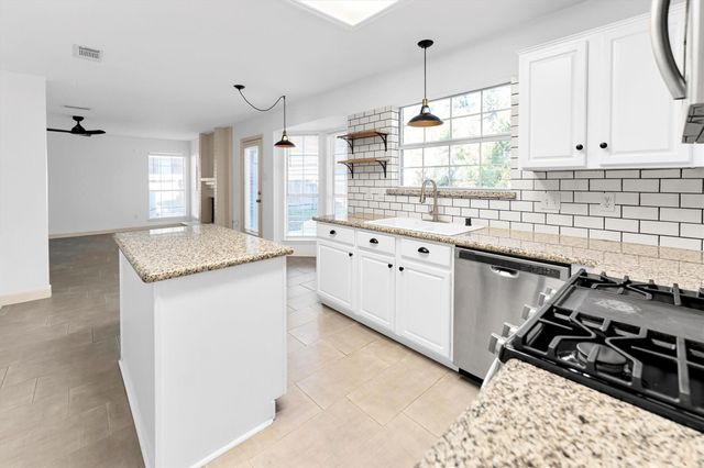 14 Hawkseye Place, The Woodlands, TX 77381