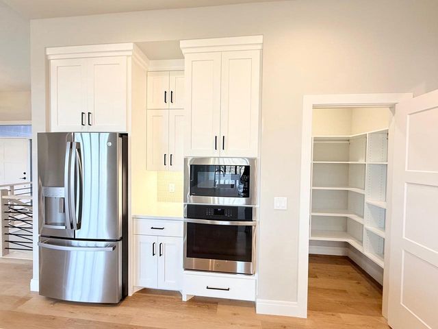 1300 Moll Drive, Waunakee, WI 53597