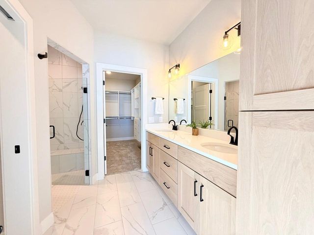 1300 Moll Drive, Waunakee, WI 53597