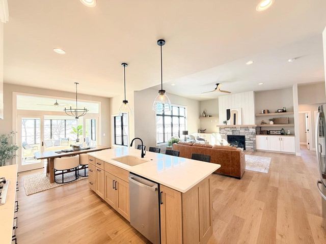 1300 Moll Drive, Waunakee, WI 53597