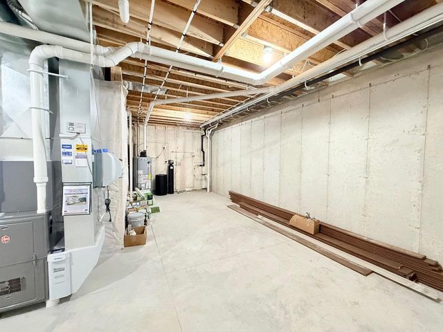 1300 Moll Drive, Waunakee, WI 53597