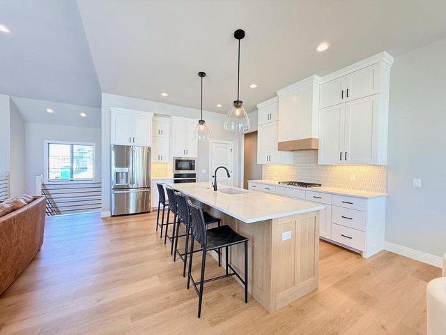 1300 Moll Drive, Waunakee, WI 53597