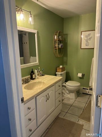 861 South Main Street APT 25, Southington, CT 06479