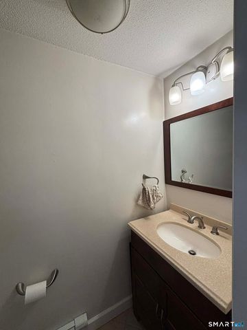 861 South Main Street APT 25, Southington, CT 06479