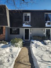 861 South Main Street APT 25, Southington, CT 06479