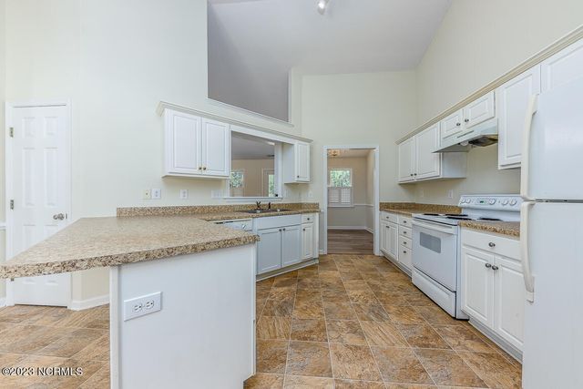 212 Derby Park Avenue, New Bern, NC 28562