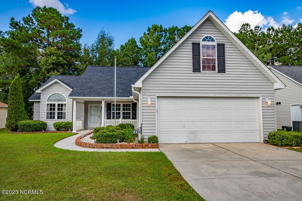 212 Derby Park Avenue, New Bern, NC 28562
