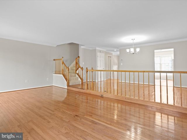 5929 WOODFIELD ESTATES DR, Alexandria, VA 22310