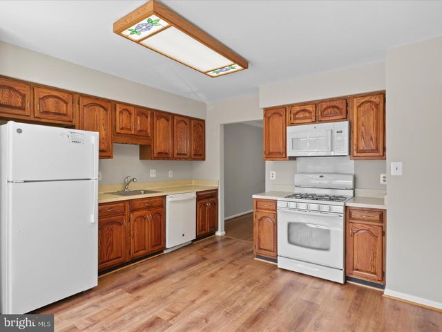 5929 WOODFIELD ESTATES DR, Alexandria, VA 22310