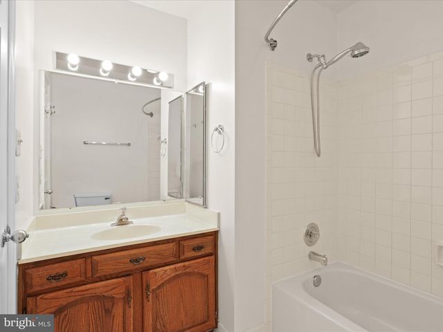 5929 WOODFIELD ESTATES DR, Alexandria, VA 22310