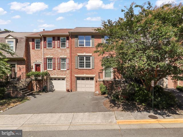 5929 WOODFIELD ESTATES DR, Alexandria, VA 22310