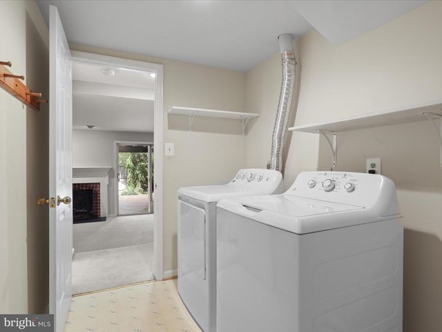 5929 WOODFIELD ESTATES DR, Alexandria, VA 22310