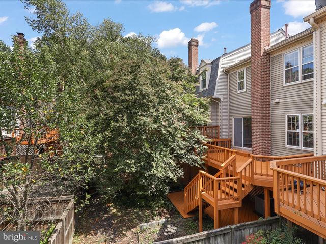 5929 WOODFIELD ESTATES DR, Alexandria, VA 22310