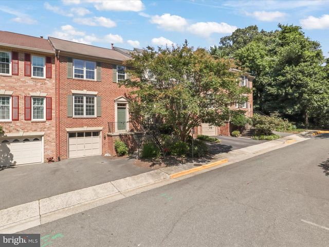 5929 WOODFIELD ESTATES DR, Alexandria, VA 22310