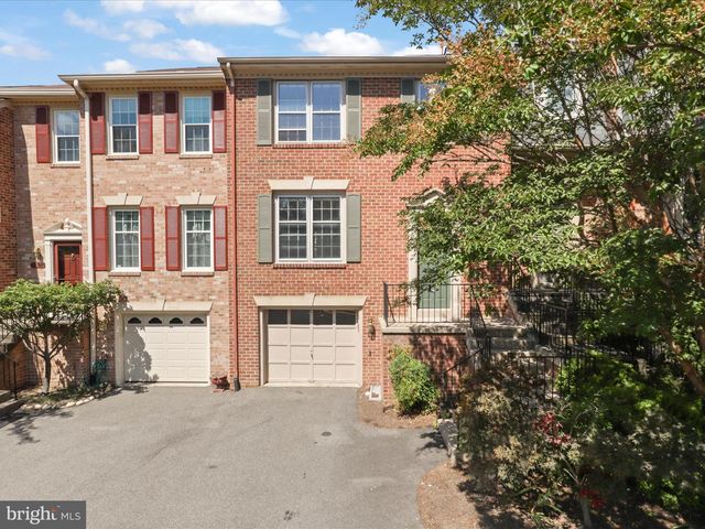 5929 WOODFIELD ESTATES DR, Alexandria, VA 22310