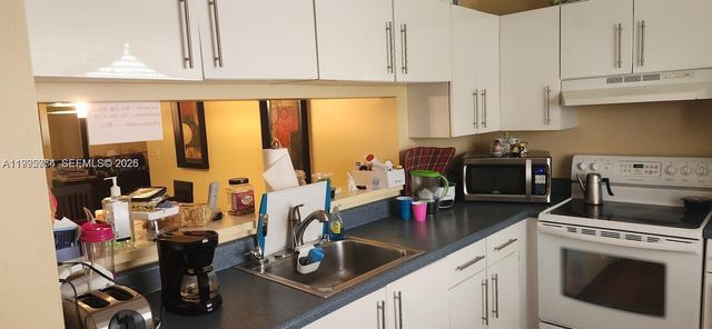 3545 Magellan Cir 352-5, Aventura, FL 33180