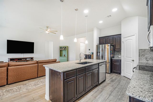 425 Escondido Street, Weatherford, TX 76087