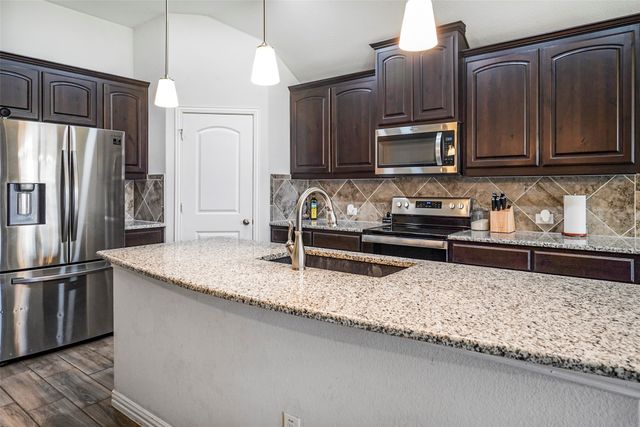 425 Escondido Street, Weatherford, TX 76087
