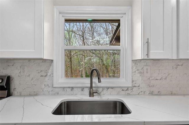 672 Cooley Woods Road, Cleveland, GA 30528