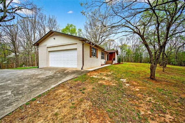 672 Cooley Woods Road, Cleveland, GA 30528