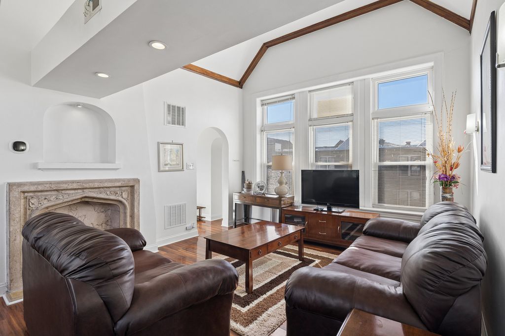 6450 N TROY Street 3W, Chicago, IL 60645 — photo 2