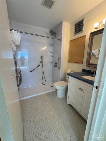 825 Bayshore Dr 700, Pensacola, FL 32507