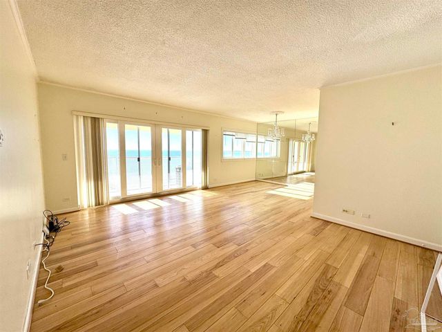 825 Bayshore Dr 700, Pensacola, FL 32507