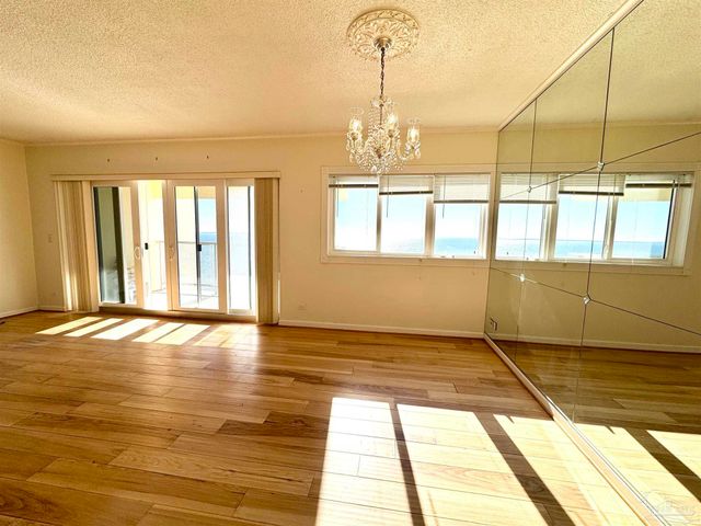 825 Bayshore Dr 700, Pensacola, FL 32507