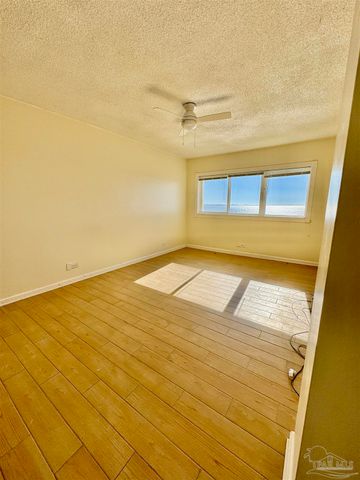 825 Bayshore Dr 700, Pensacola, FL 32507
