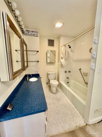 825 Bayshore Dr 700, Pensacola, FL 32507