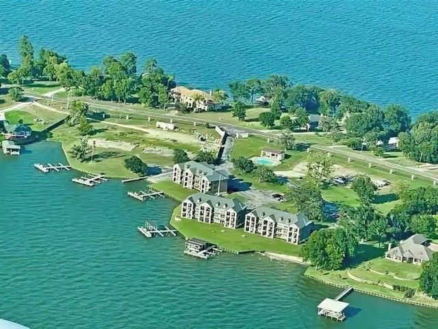 2112 Fm 3186 B8, Onalaska, TX 77360