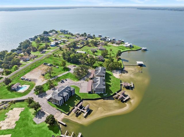 2112 Fm 3186 B8, Onalaska, TX 77360