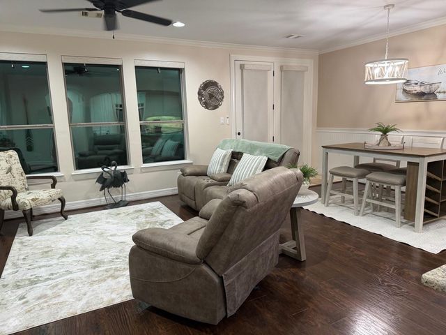 2112 Fm 3186 B8, Onalaska, TX 77360