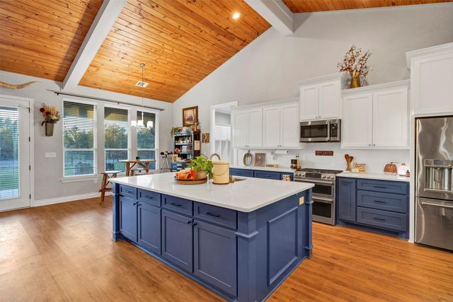 851 Hood Court, Granbury, TX 76048