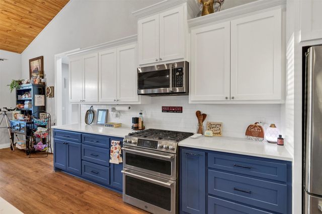 851 Hood Court, Granbury, TX 76048