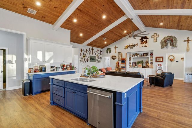 851 Hood Court, Granbury, TX 76048