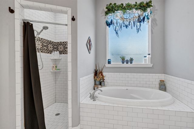 851 Hood Court, Granbury, TX 76048