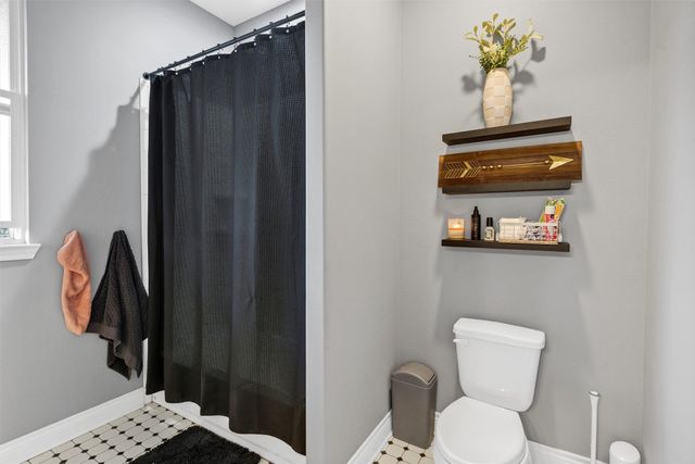 851 Hood Court, Granbury, TX 76048