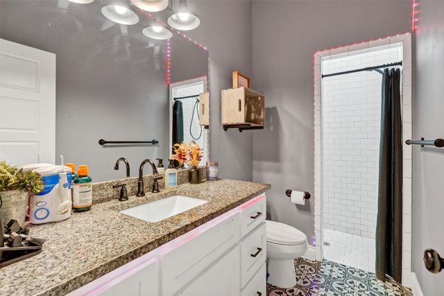 851 Hood Court, Granbury, TX 76048