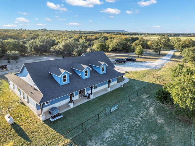 851 Hood Court, Granbury, TX 76048