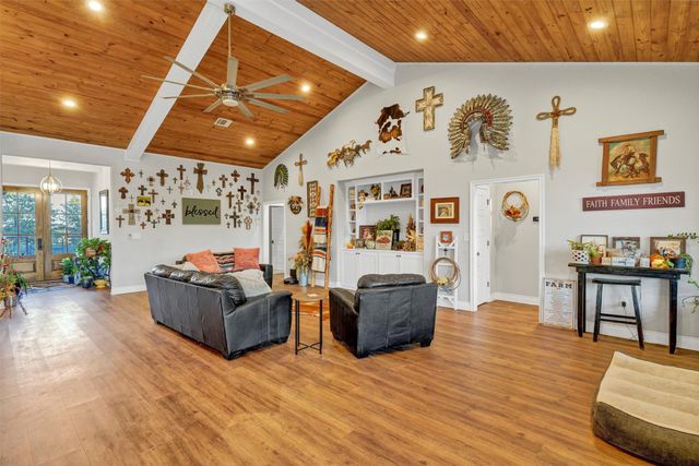 851 Hood Court, Granbury, TX 76048