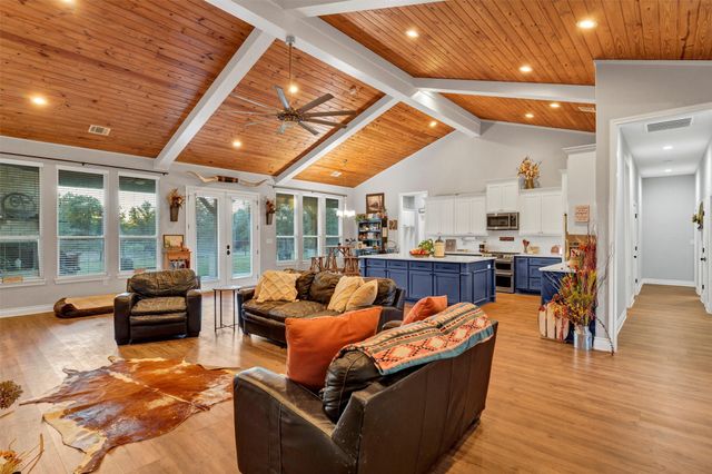 851 Hood Court, Granbury, TX 76048