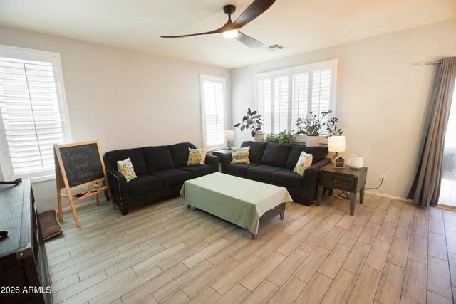4696 E Meadow Lark Way, San Tan Valley, AZ 85140